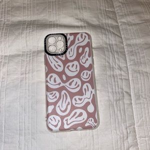 iphone 11 max pro smiley face case